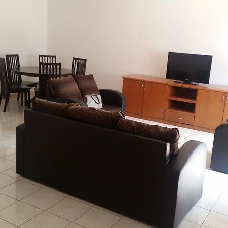 T & H Vacation Condo @Marina Court Кота-Кинабалу Экстерьер фото