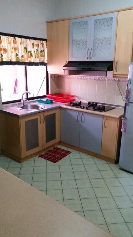 T & H Vacation Condo @Marina Court Кота-Кинабалу Номер фото