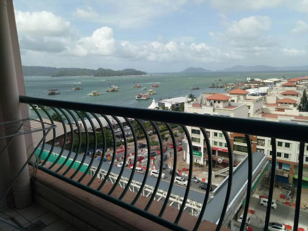 T & H Vacation Condo @Marina Court Кота-Кинабалу Номер фото